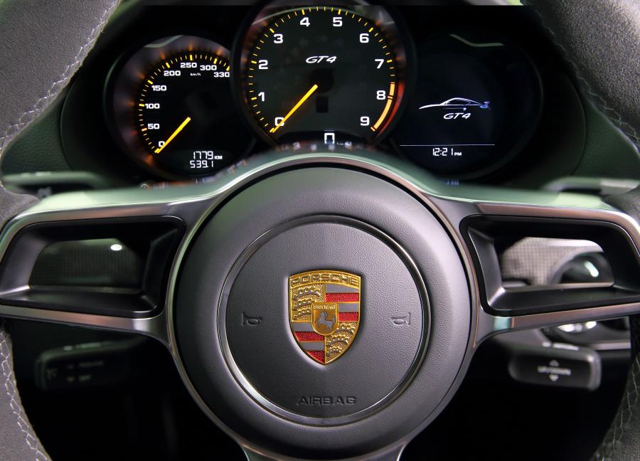  Porsche Cayman GT4 2015 года  (AU) (фото 17 из 20)